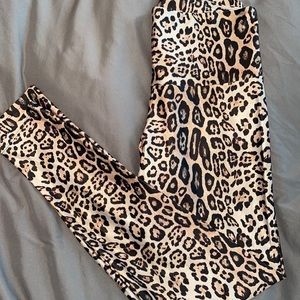Onzie Cheetah leggings